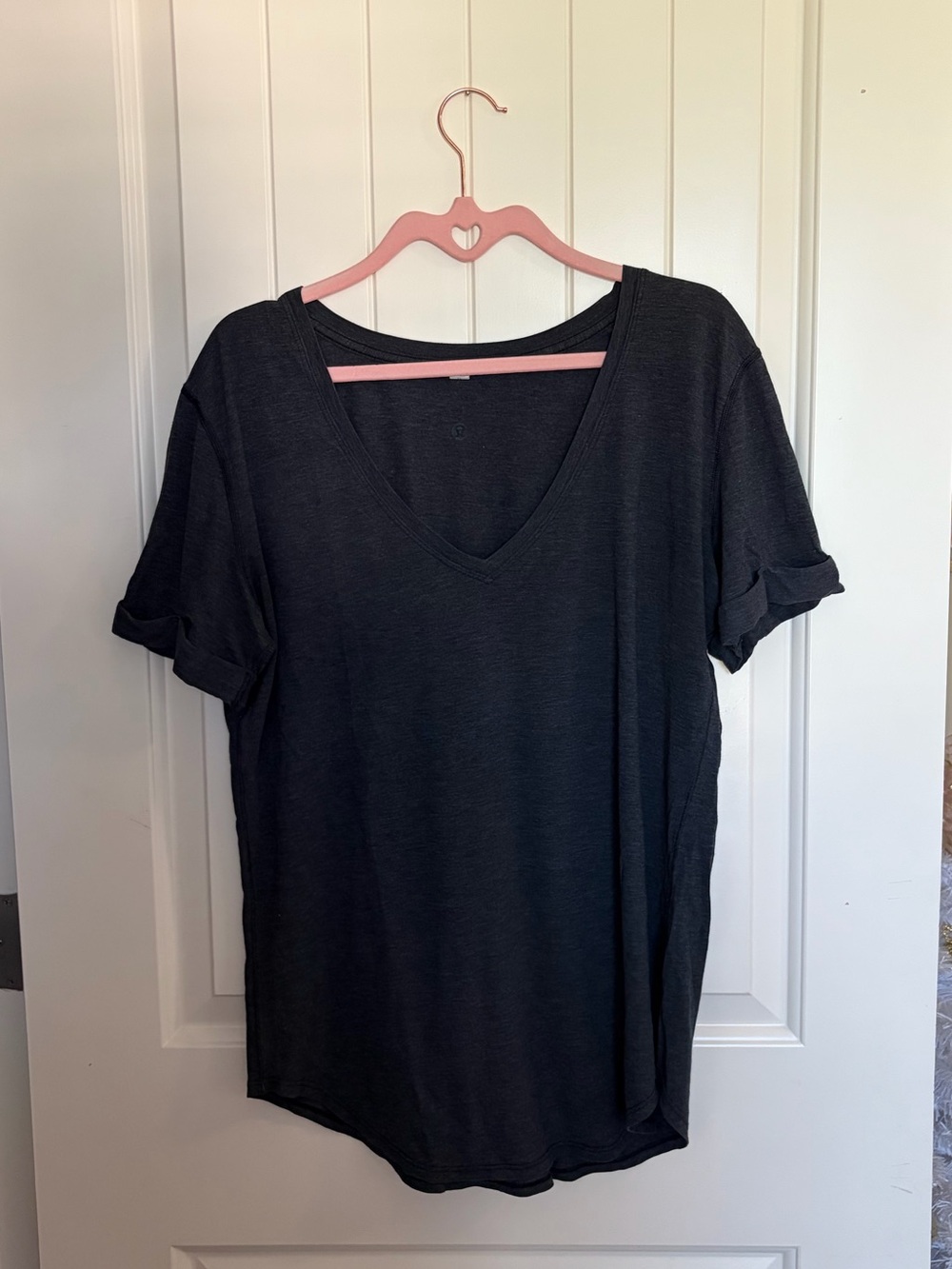 black lululemon v-neck tee